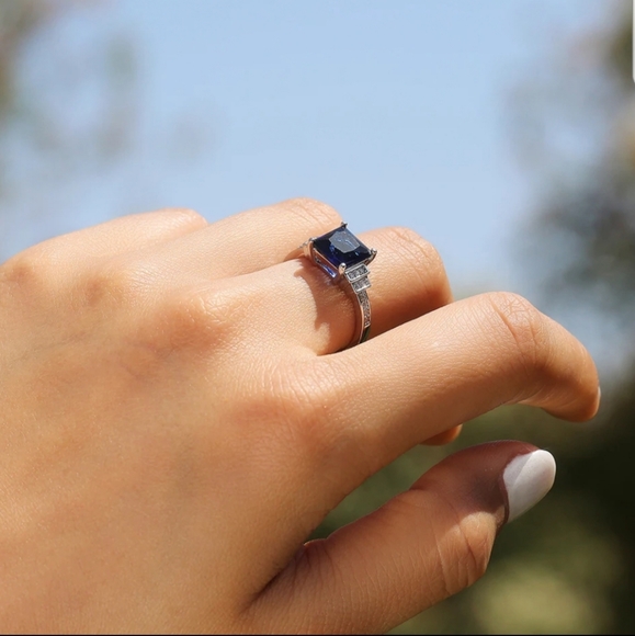 New princess blue sapphire ring with diamo… - Picture 3 of 5
